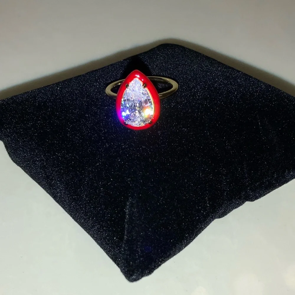 18k 2ct Enamel Pear Cut Ring - Picture 4 of 11